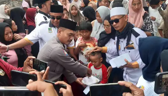 LSM Garda Bekasi Berbagi