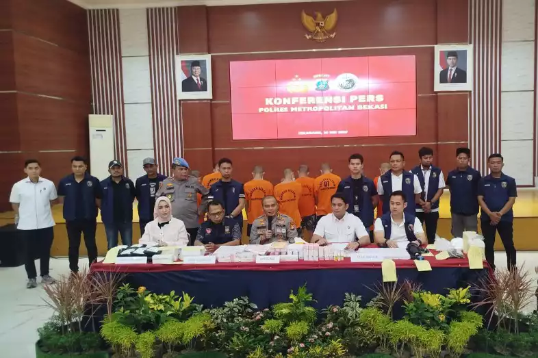 Skincare Palsu GlowGlowing