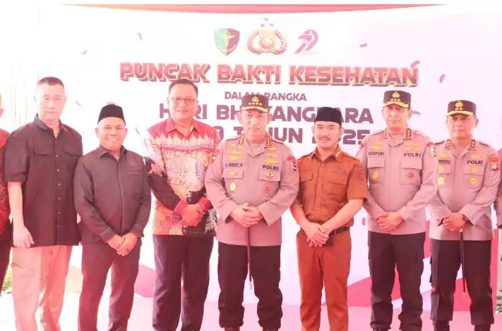 Bupati Bekasi Ade Kuswara Kunang
