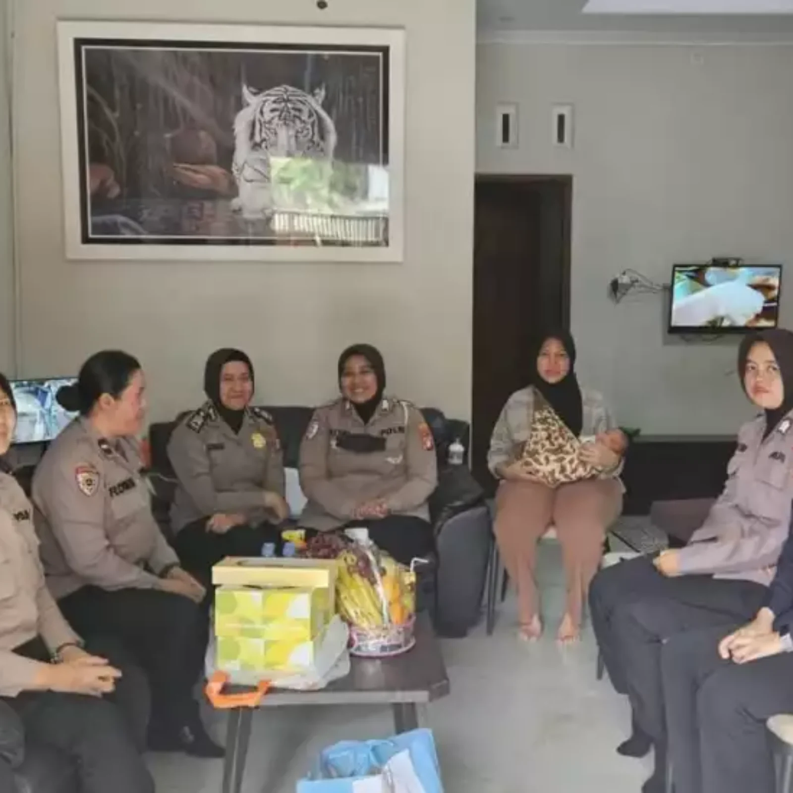 Polwan Polres Metro Bekasi