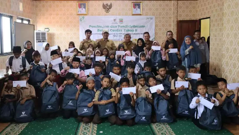 Bantuan Pendidikan Baznas Kabupaten Bekasi