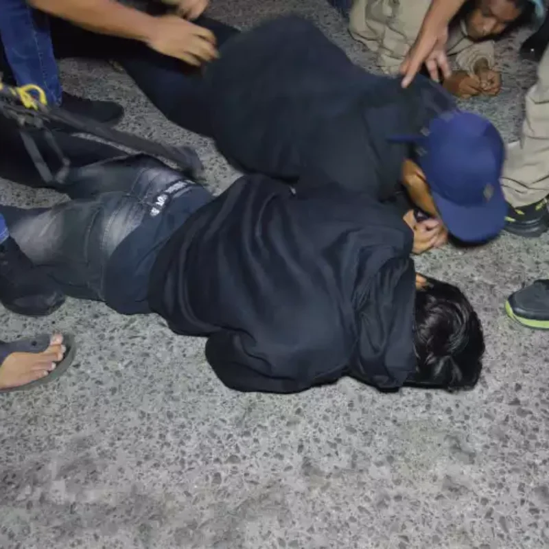 Pemuda Bersenjata Tajam