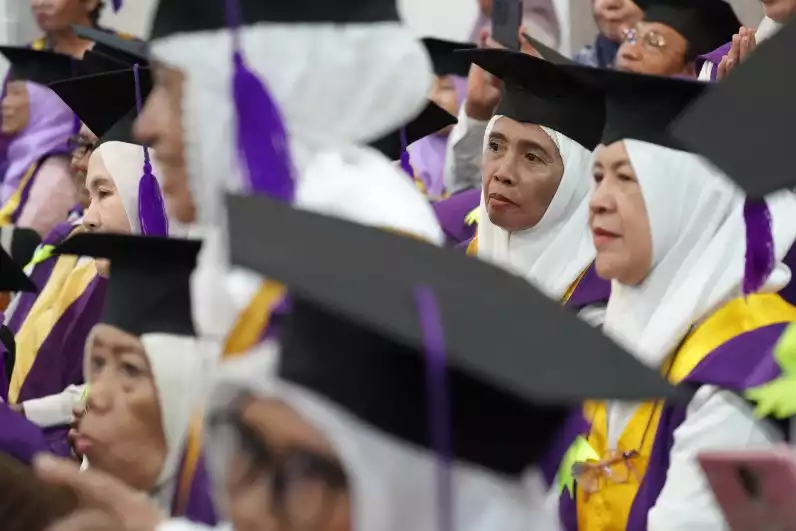 Wisuda Lansia Kota Bekasi