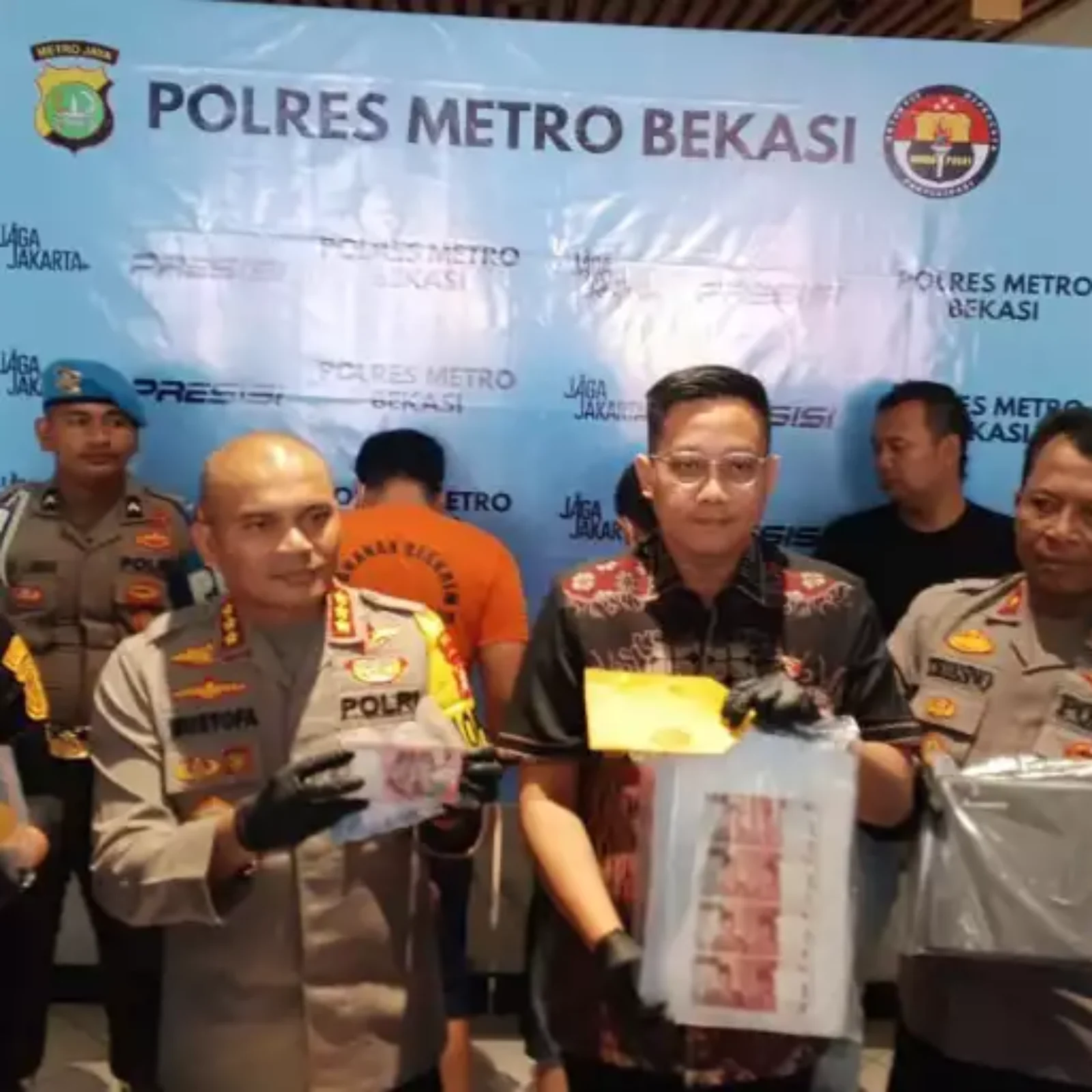 IMG-20251205-WA0028 Uang Palsu di Cikarang Utara