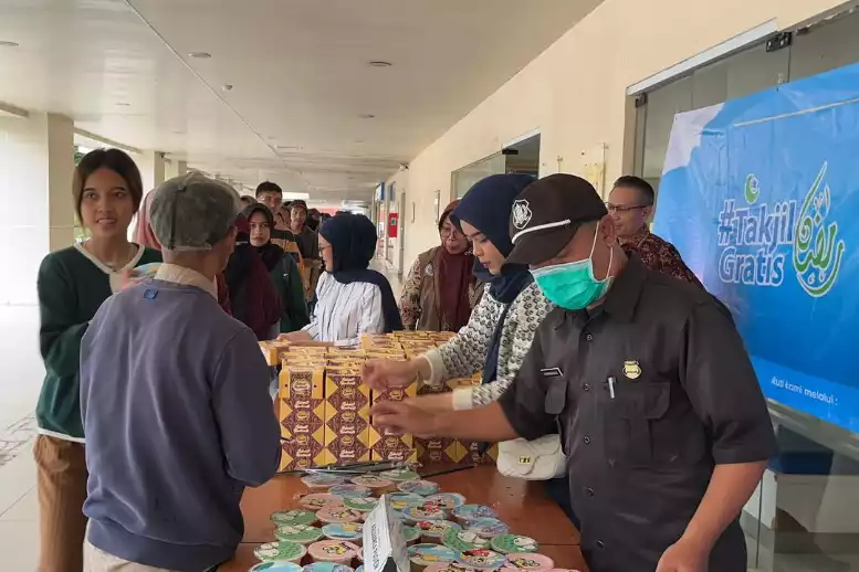 IMG-20260225-WA0019 RSUD Kabupaten Bekasi Berbagi Takjil